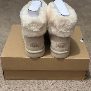 UGG Saniya Mini Bootie size 6 beige color